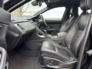 Jaguar E-Pace 2.0 E-pace R-dynamic SE D AWD AUTO 5dr