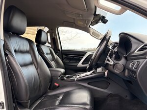 Mitsubishi Shogun Sport 2.4 Shogun Sport DI-D 4 AUTO 5dr