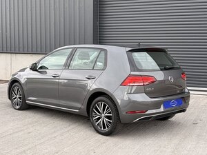 Volkswagen Golf 1.6 GOLF SE NAV TDI Bluemotion Technology 5dr