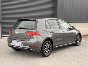 Volkswagen Golf 1.6 GOLF SE NAV TDI Bluemotion Technology 5dr