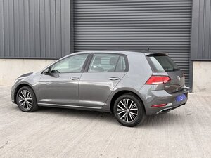 Volkswagen Golf 1.6 GOLF SE NAV TDI Bluemotion Technology 5dr