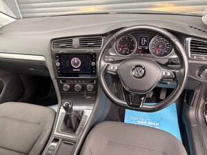 Volkswagen Golf 1.6 GOLF SE NAV TDI Bluemotion Technology 5dr