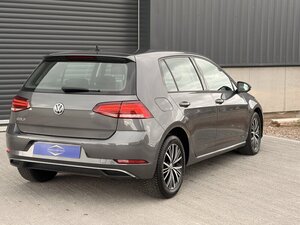 Volkswagen Golf 1.6 GOLF SE NAV TDI Bluemotion Technology 5dr