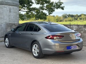 Vauxhall Insignia 1.6 Insignia Sri Nav Td Auto 5dr