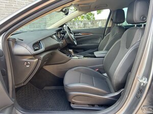 Vauxhall Insignia 1.6 Insignia Sri Nav Td Auto 5dr