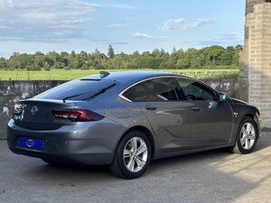 Vauxhall Insignia 1.6 Insignia Sri Nav Td Auto 5dr