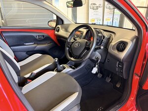 Toyota Aygo 1.0 AYGO X-play Vvt-i 5dr