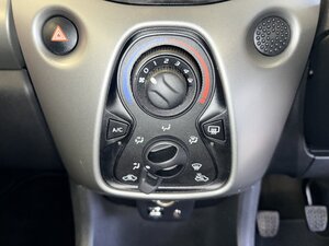 Toyota Aygo 1.0 AYGO X-play Vvt-i 5dr