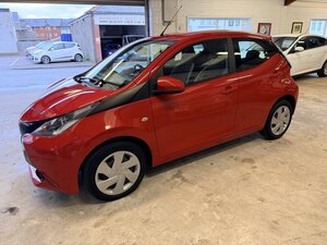 Toyota Aygo 1.0 AYGO X-play Vvt-i 5dr