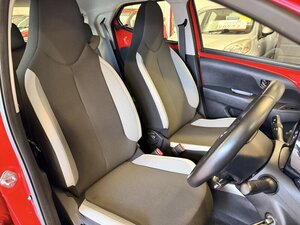 Toyota Aygo 1.0 AYGO X-play Vvt-i 5dr