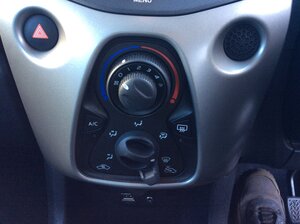 Toyota AYGO 1.0 Vvt-i X-play 5dr