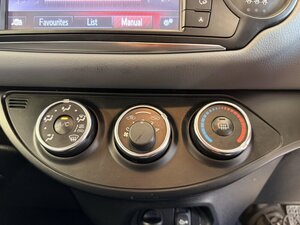 Toyota Yaris 1.3 Yaris ICON Vvt-i 5dr