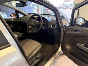 Vauxhall Corsa 1.2 Corsa SE 5dr