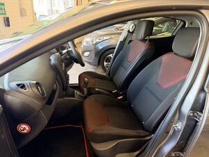 Renault Clio 1.1 CLIO Expression+ 16V 5dr