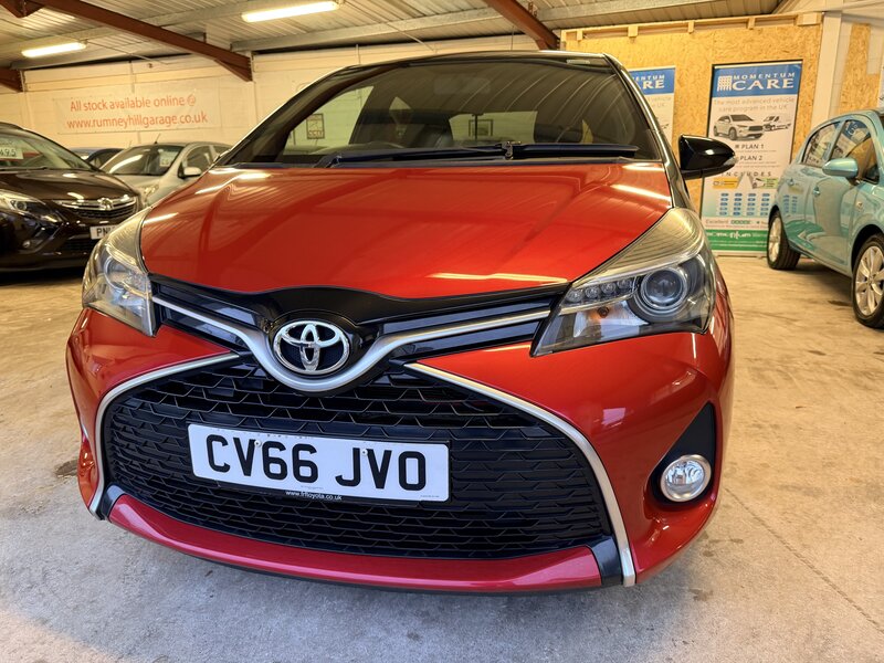 Toyota Yaris 1.3 Yaris Design Vvt-i 5dr