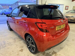Toyota Yaris 1.3 Yaris Design Vvt-i 5dr