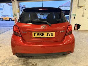 Toyota Yaris 1.3 Yaris Design Vvt-i 5dr