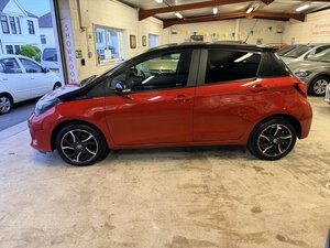 Toyota Yaris 1.3 Yaris Design Vvt-i 5dr