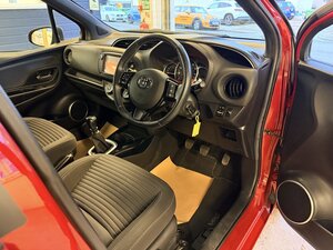 Toyota Yaris 1.3 Yaris Design Vvt-i 5dr