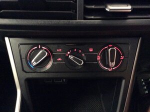 Volkswagen Polo 1.0 POLO SE TSI 5dr