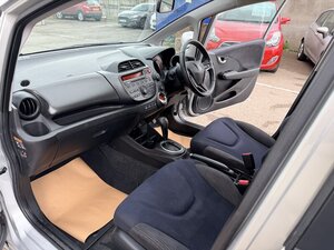 Honda Jazz 1.3 JAZZ ES+ I-vtec CVT 5dr