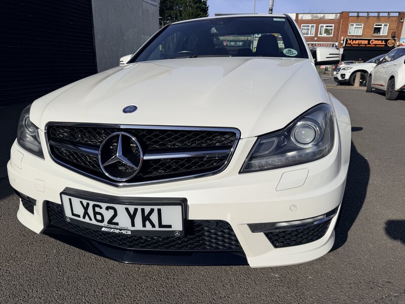 Mercedes-Benz C-Class 6.2 C63 AMG AUTO 4dr