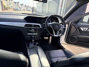 Mercedes-Benz C-Class 6.2 C63 AMG AUTO 4dr