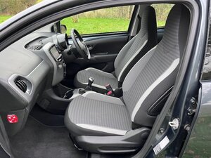 Toyota Aygo 1.0 AYGO X-play Vvt-i 5dr