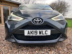 Toyota Aygo 1.0 AYGO X-play Vvt-i 5dr