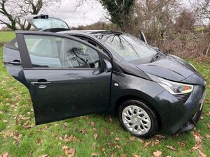 Toyota Aygo 1.0 AYGO X-play Vvt-i 5dr