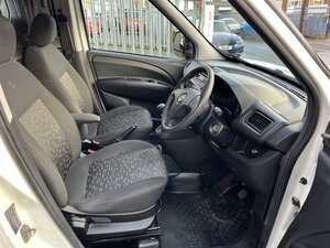 Vauxhall Combo 1.6 L2h1 2300 Cdti S/s dr