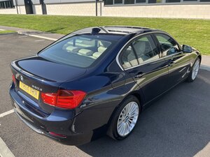 BMW 3 Series 2.0 320d Luxury 4dr