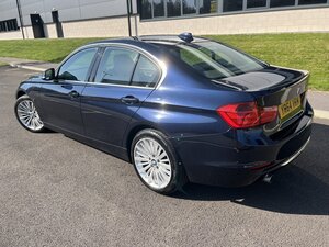 BMW 3 Series 2.0 320d Luxury 4dr