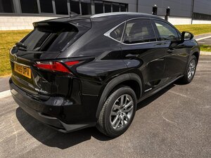 Lexus NX 2.5 300h Luxury 5dr