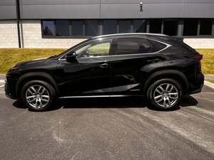 Lexus NX 2.5 300h Luxury 5dr