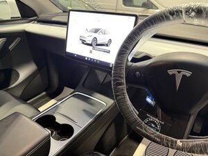 Tesla Model Y Model Y LONG Range AWD 5dr