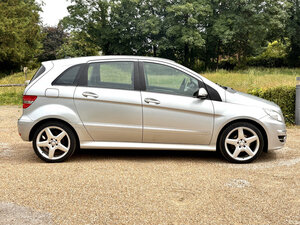 Mercedes-Benz B-Class 1.5 B160 Sport CVT 5dr