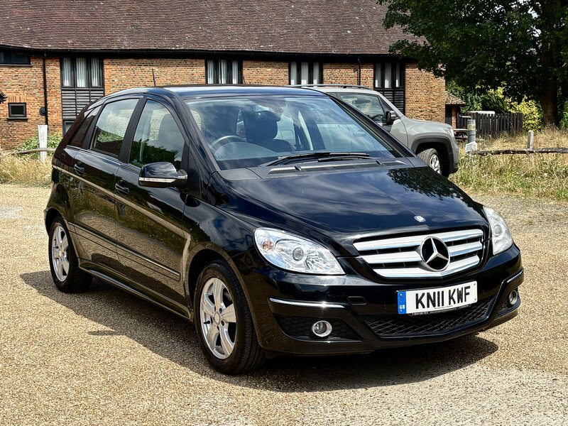 Mercedes-Benz B-Class 1.5 B160 SE CVT 5dr