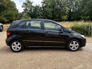 Mercedes-Benz B-Class 1.5 B160 SE CVT 5dr