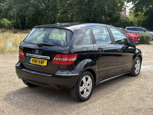 Mercedes-Benz B-Class 1.5 B160 SE CVT 5dr