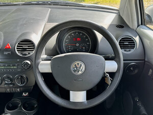 Volkswagen Beetle 1.6 Luna 8v 3dr