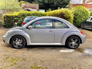 Volkswagen Beetle 1.6 Luna 8v 3dr