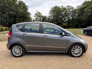 Mercedes-Benz A-Class 1.5 A160 Elegance Se Cvt 5dr