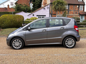 Mercedes-Benz A-Class 1.5 A160 Elegance Se Cvt 5dr