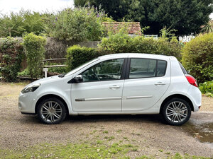 Renault CLIO 1.1 Dynamique Tomtom 16v 5dr