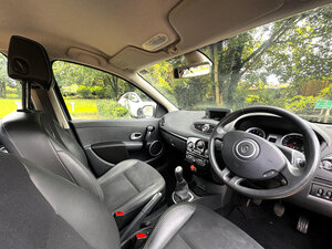 Renault CLIO 1.1 Dynamique Tomtom 16v 5dr