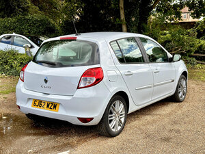 Renault CLIO 1.1 Dynamique Tomtom 16v 5dr