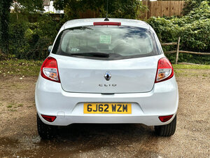 Renault CLIO 1.1 Dynamique Tomtom 16v 5dr