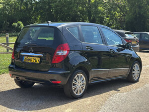 Mercedes-Benz A-Class 1.5 A160 Elegance Se Cvt 5dr