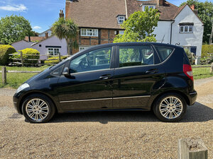 Mercedes-Benz A-Class 1.5 A160 Elegance Se Cvt 5dr